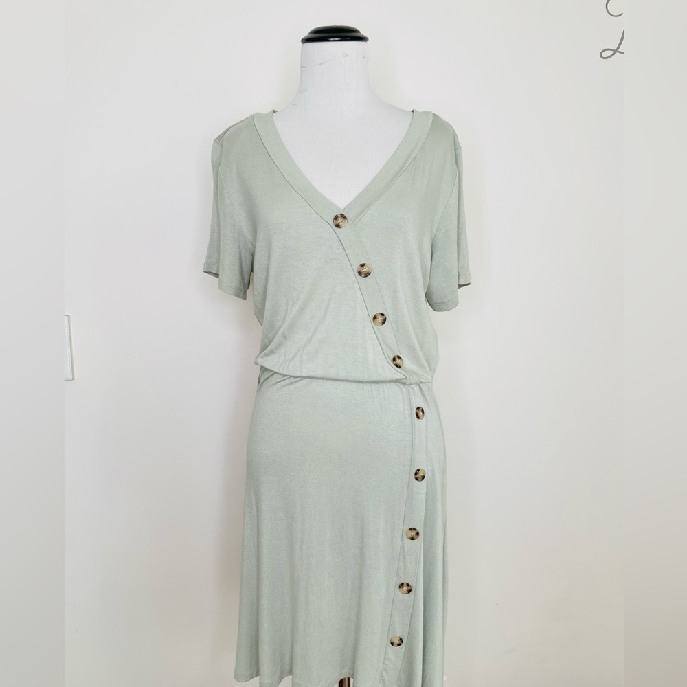 NEW C Label A-Line Dress Foam Green Button Front Stretchy Knee Length sz Med
